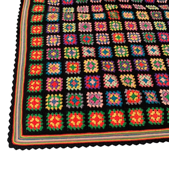 Vintage Afghan Quilt Throw Bedspread Blanket Granny Square Black Cabin Vibes - Picture 1 of 9